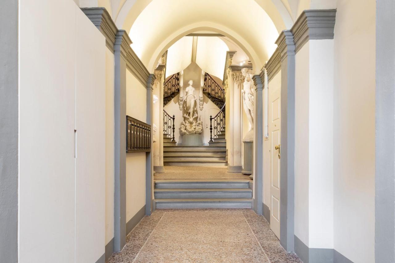 Classy Nest In A Historical Palace Appartement